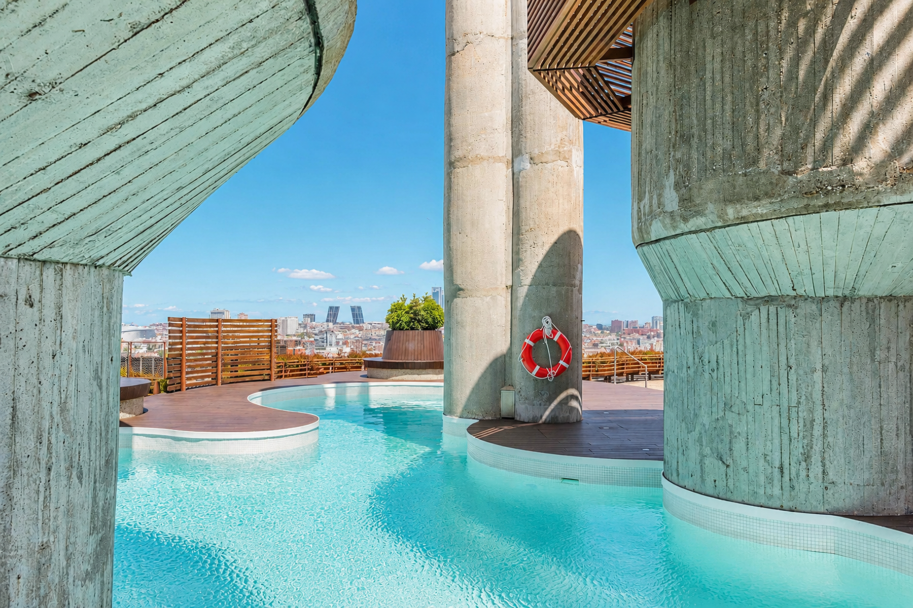  Flat to renovate with pool in Torres Blancas building, Chamartín - 物件實景