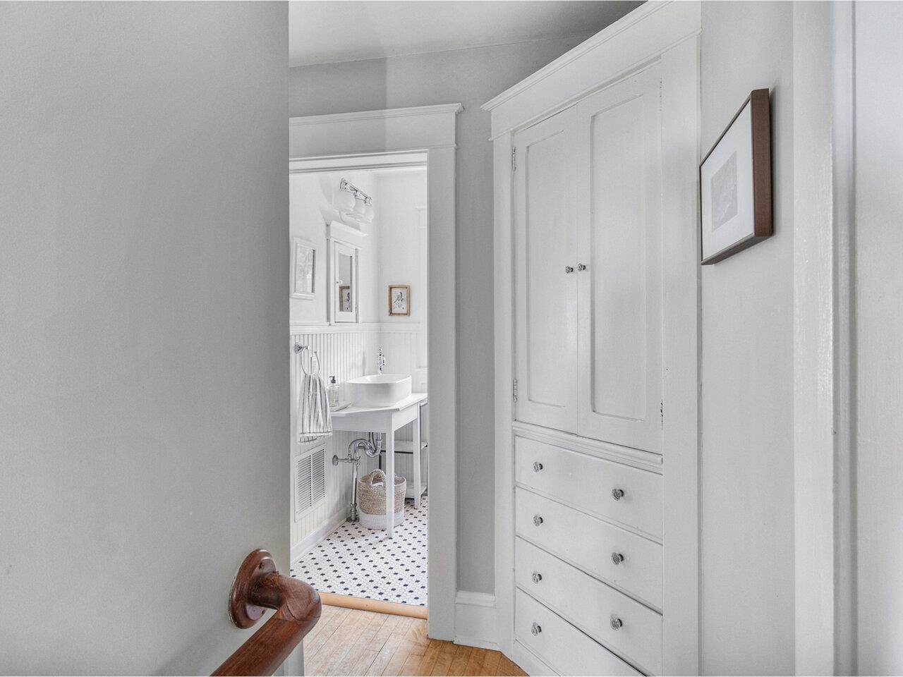Burlington, Vermont, 05401, United States, 3 Bedrooms Bedrooms, ,2 BathroomsBathrooms,Residential,For Sale,1906339