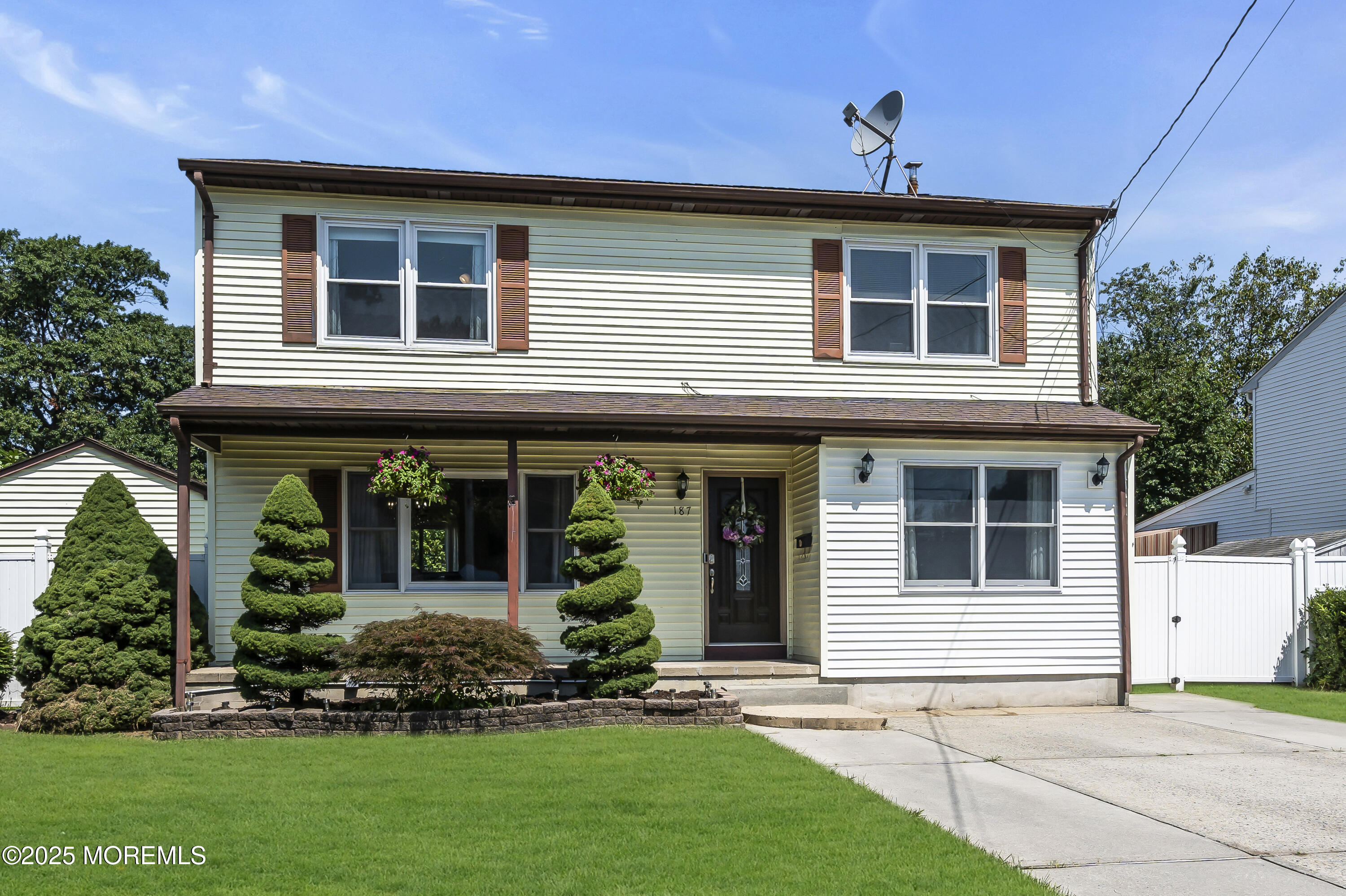 Hazlet, New Jersey, 07734, United States, 4 Bedrooms Bedrooms, ,2 BathroomsBathrooms,Residential,For Sale,1916548