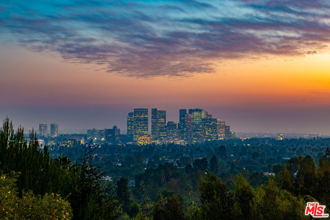 Beverly Hills, California, 90210, United States, 5 Bedrooms Bedrooms, ,4 BathroomsBathrooms,Residential,For Sale,1991118