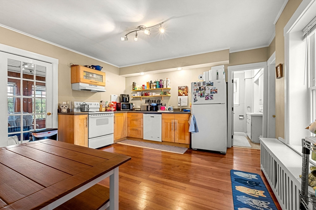 Marlborough, Massachusetts, 01752, United States, 4 Bedrooms Bedrooms, ,2 BathroomsBathrooms,Residential,For Sale,2001797