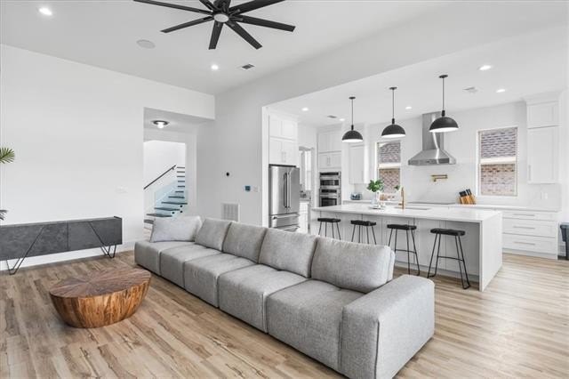 Picayune, Mississippi, 39426, United States, 5 Bedrooms Bedrooms, ,3 BathroomsBathrooms,Residential,For Sale,1983944