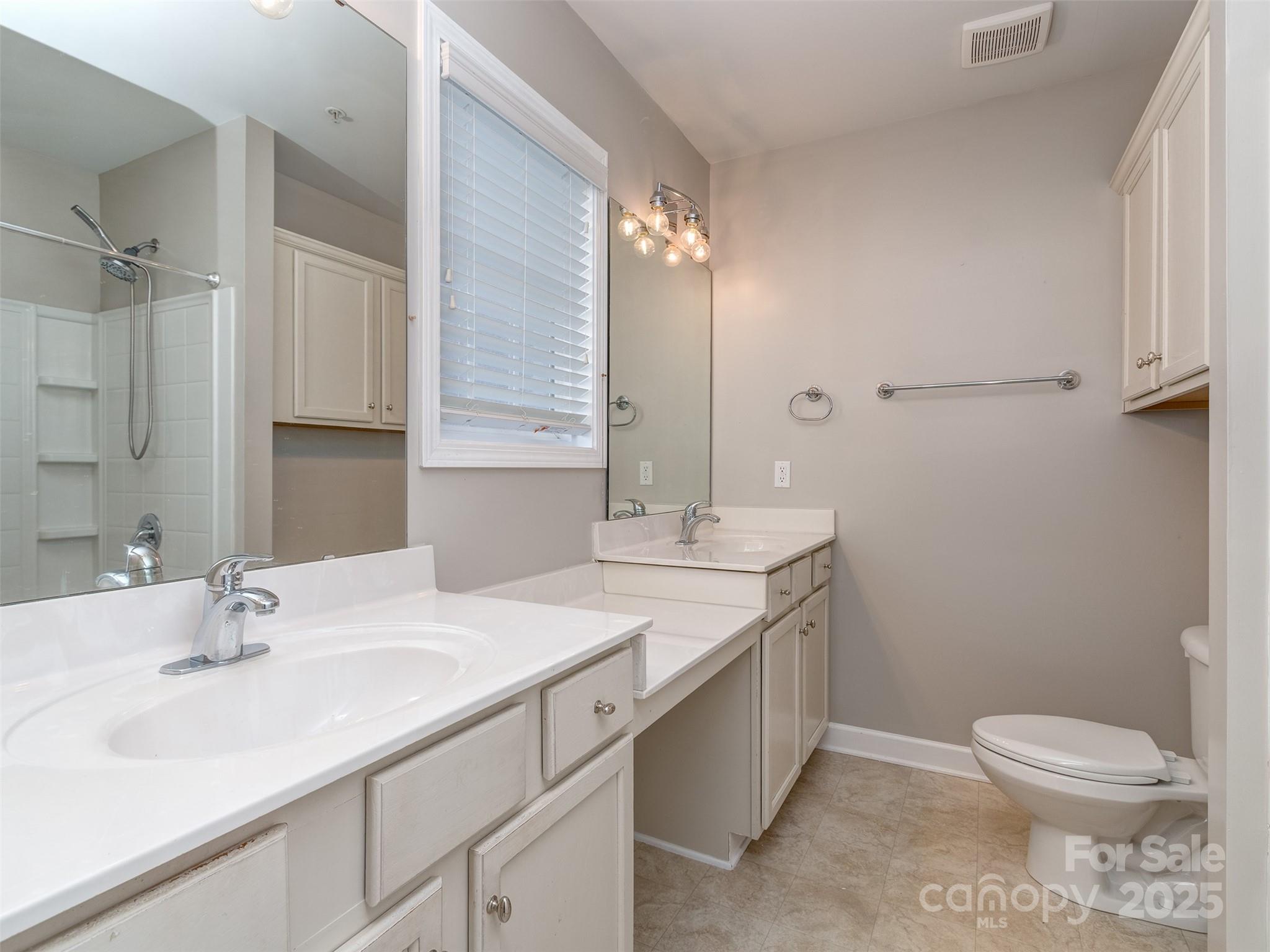 Charlotte, North Carolina, 28273, United States, 3 Bedrooms Bedrooms, ,4 BathroomsBathrooms,Residential,For Sale,1956381