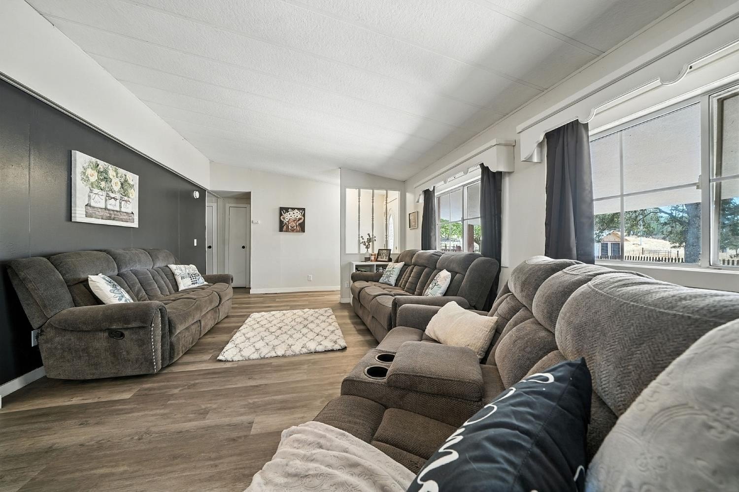 Valley Springs, California, 95252, United States, 3 Bedrooms Bedrooms, ,2 BathroomsBathrooms,Residential,For Sale,1979453