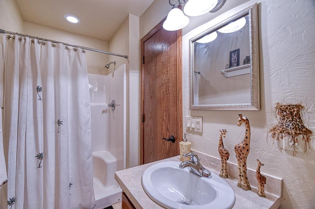 Chickasha, Oklahoma, 73018, United States, 4 Bedrooms Bedrooms, ,5 BathroomsBathrooms,Residential,For Sale,1921713