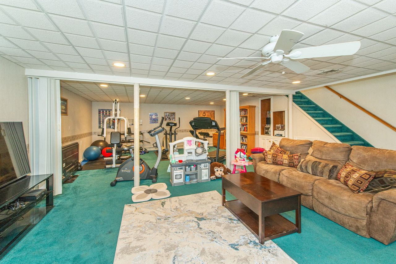 Wood Ridge, New Jersey, 07075, United States, 4 Bedrooms Bedrooms, ,4 BathroomsBathrooms,Residential,For Sale,1978112