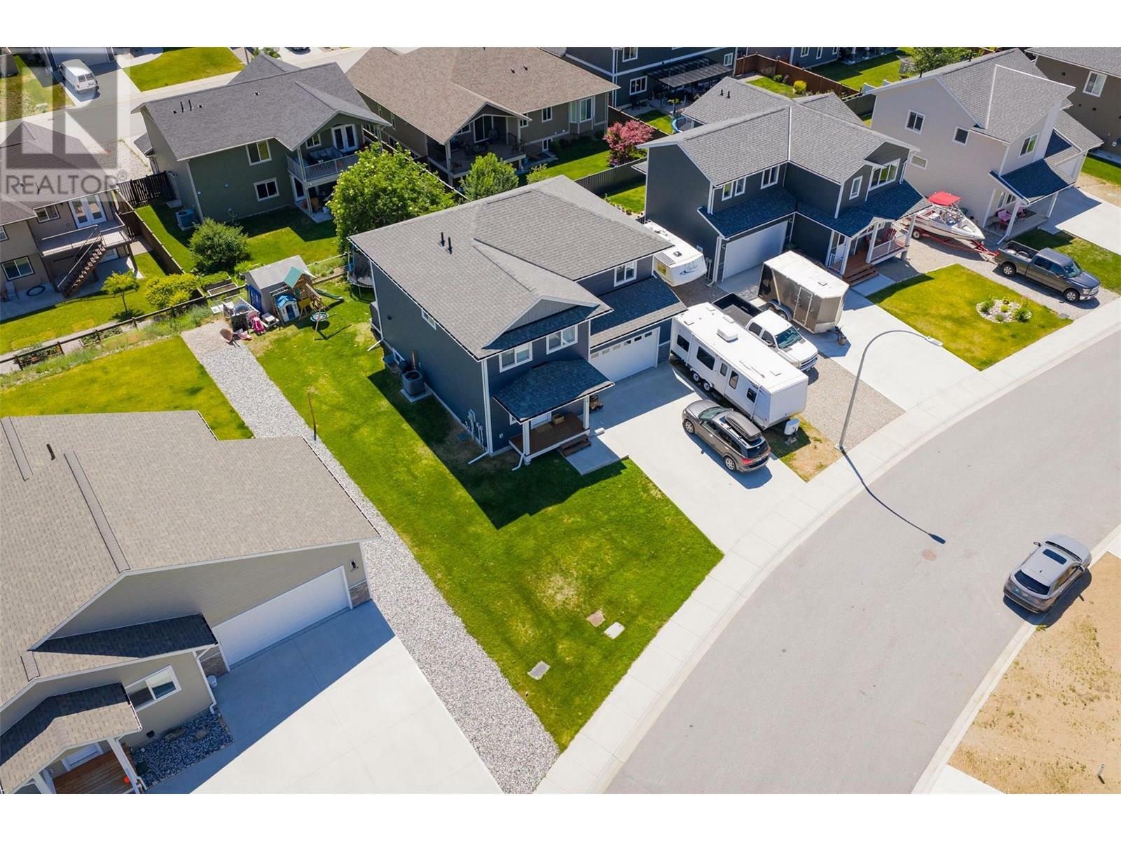 CASTLEGAR, British Columbia, V1N 4X8, CA, 6 Bedrooms Bedrooms, ,3 BathroomsBathrooms,Residential,For Sale,1883021
