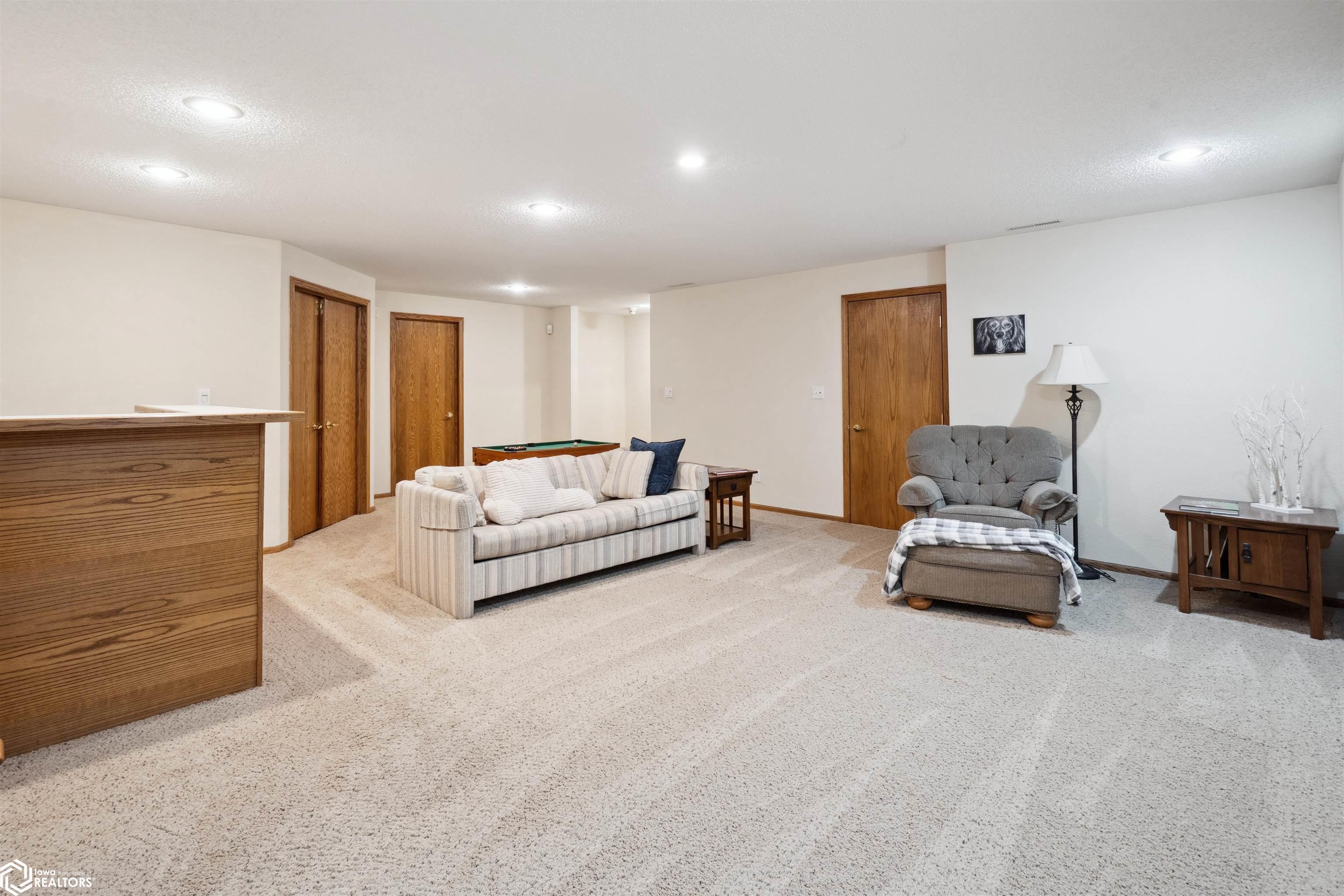 Marshalltown, Iowa, 50158, United States, 4 Bedrooms Bedrooms, ,4 BathroomsBathrooms,Residential,For Sale,1980517