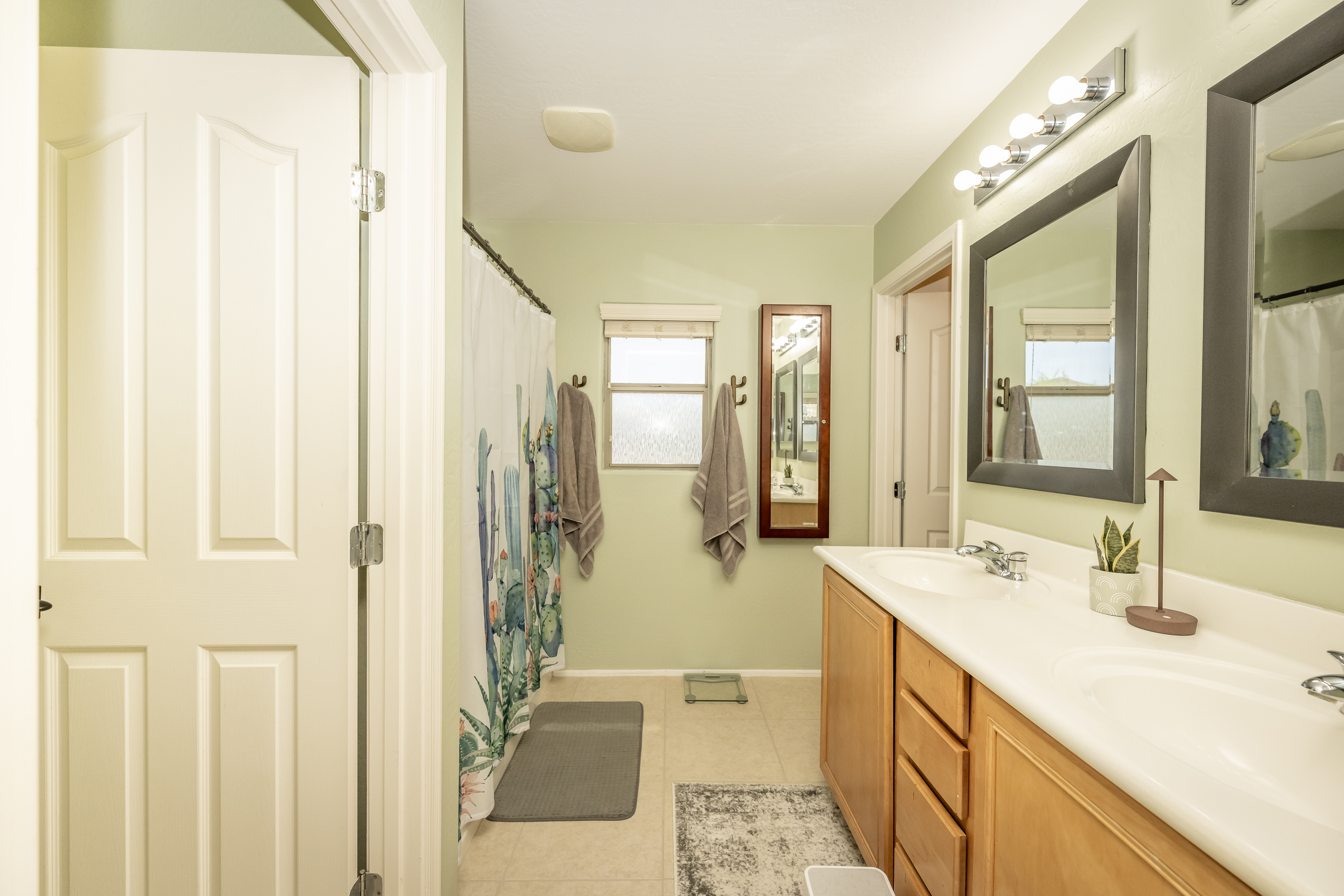 Phoenix, Arizona, 85085, United States, 4 Bedrooms Bedrooms, ,3 BathroomsBathrooms,Residential,For Sale,1869384