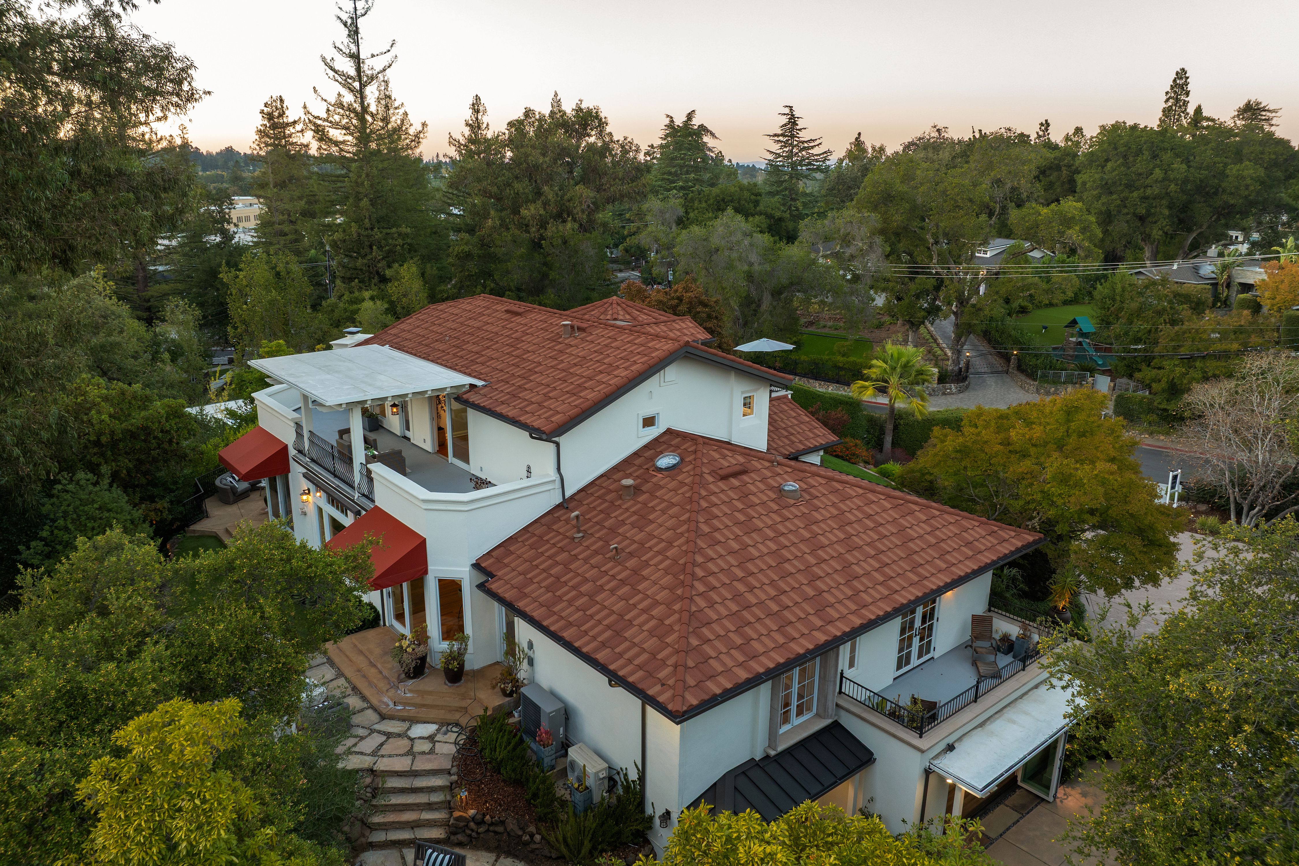  Expansive Mediterranean-Style Villa - 物件實景