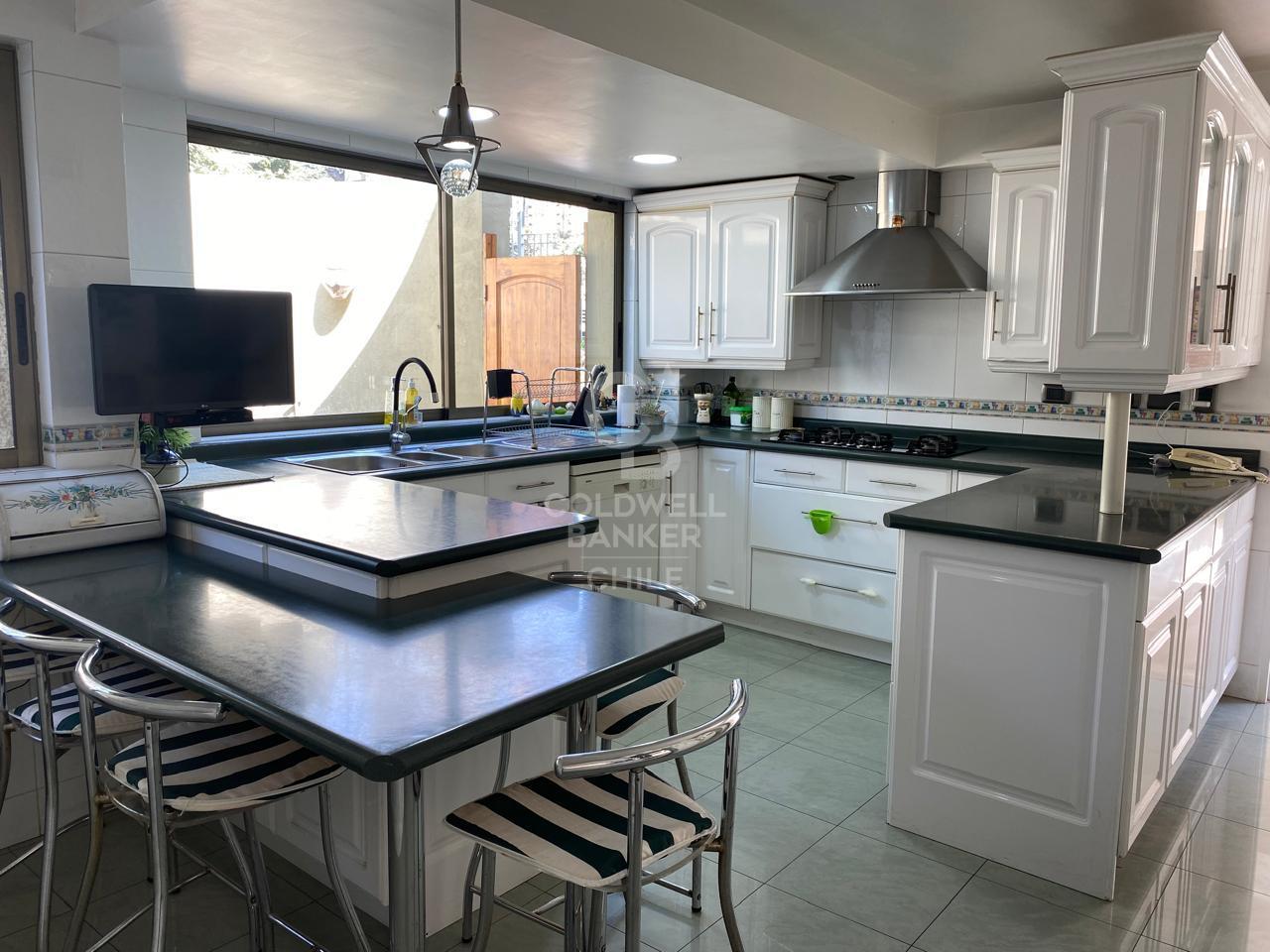 Las Condes, Chile, 5 Bedrooms Bedrooms, ,4 BathroomsBathrooms,Residential,For Sale,1960826