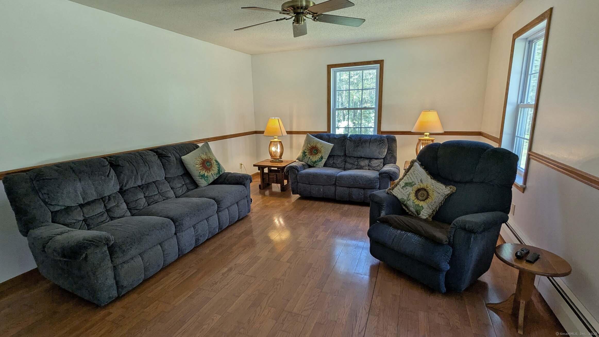 East Hampton, Connecticut, 06424, United States, 3 Bedrooms Bedrooms, ,2 BathroomsBathrooms,Residential,For Sale,1979494