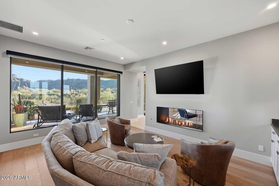 Scottsdale, Arizona, 85255, United States, 3 Bedrooms Bedrooms, ,Residential,For Sale,2009279