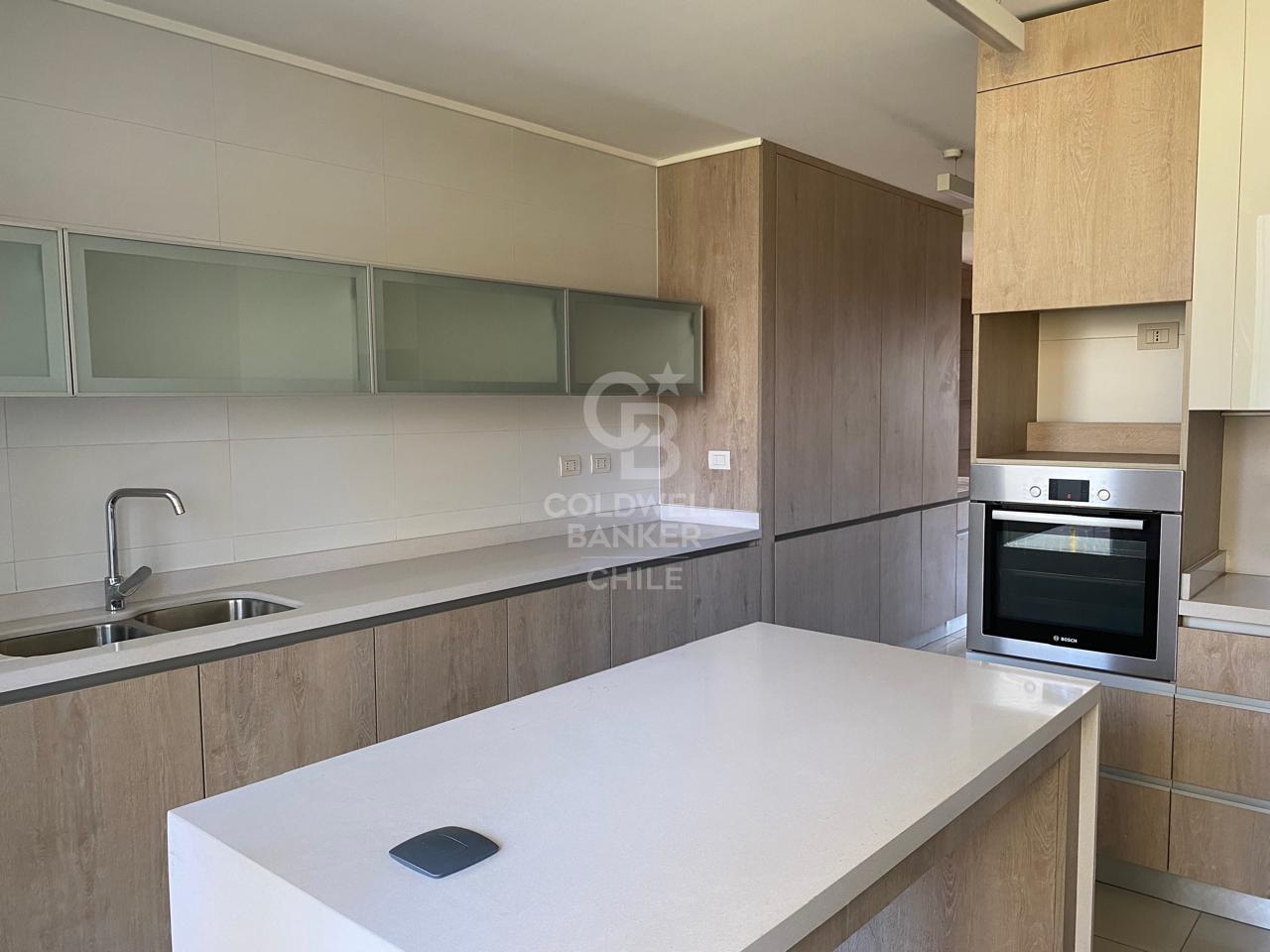 Las Condes, Chile, 4 Bedrooms Bedrooms, ,5 BathroomsBathrooms,Residential,For Sale,1856785