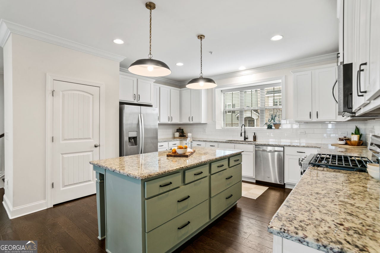 Marietta, Georgia, 30064, United States, 3 Bedrooms Bedrooms, ,4 BathroomsBathrooms,Residential,For Sale,1968342