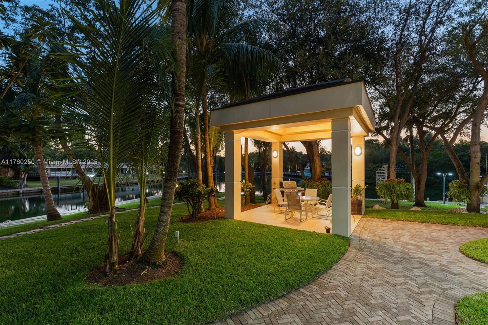 Coral Gables, Florida, 33156, United States, 5 Bedrooms Bedrooms, ,8 BathroomsBathrooms,Residential,For Sale,1746344