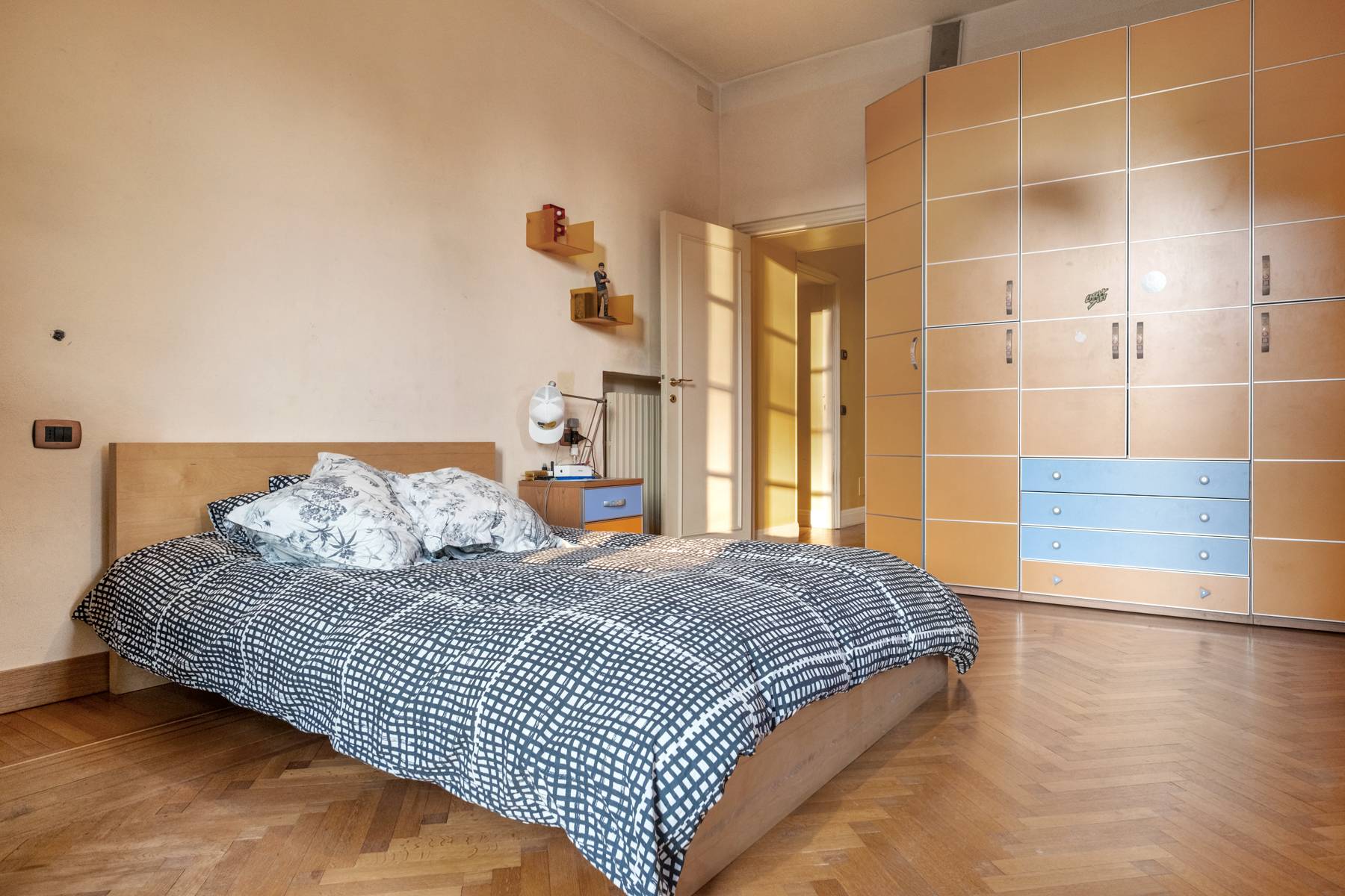 Varese, Varese, 21100, IT, 8 Bedrooms Bedrooms, ,8 BathroomsBathrooms,Residential,For Sale,1796784