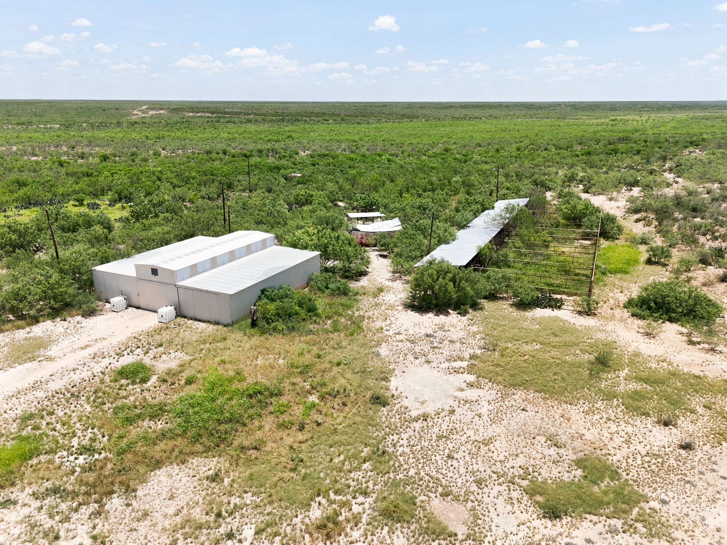  3,640+/- Acre Rosita Lake Ranch - 物件實景