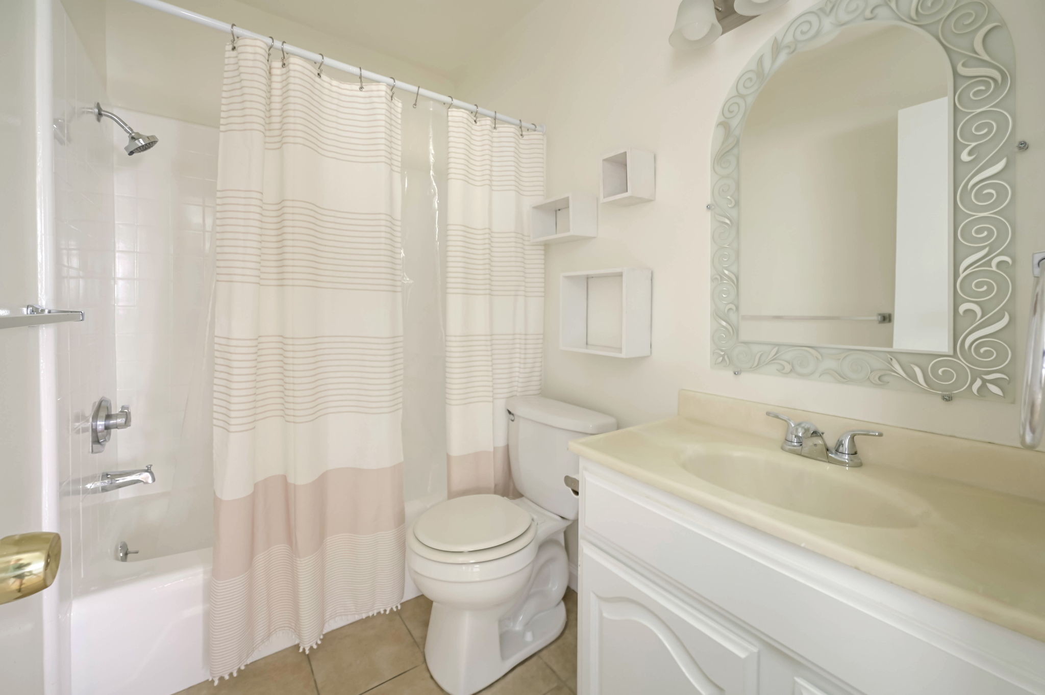 Culver City, California, 90232, United States, 2 Bedrooms Bedrooms, ,2 BathroomsBathrooms,Residential,For Sale,1921770