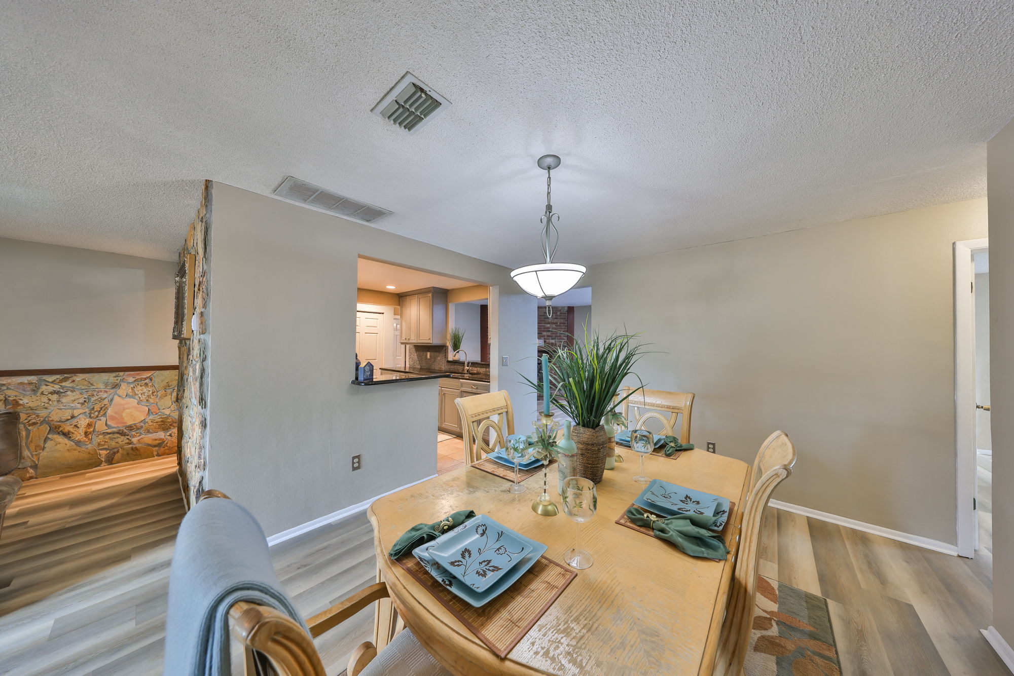 Seminole, Florida, 33772, United States, 4 Bedrooms Bedrooms, ,2 BathroomsBathrooms,Residential,For Sale,2013302