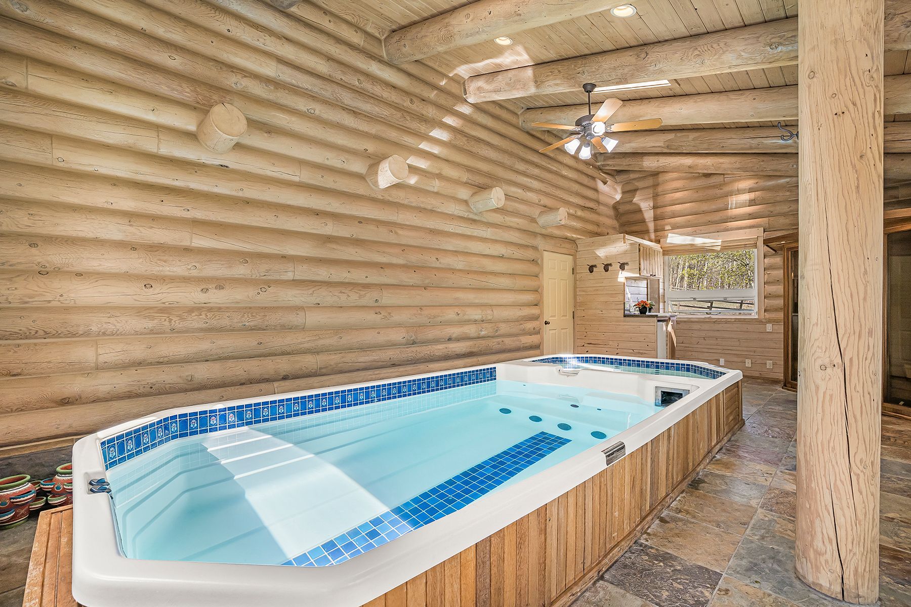  where  the mountains meet mccoy - 物件實景