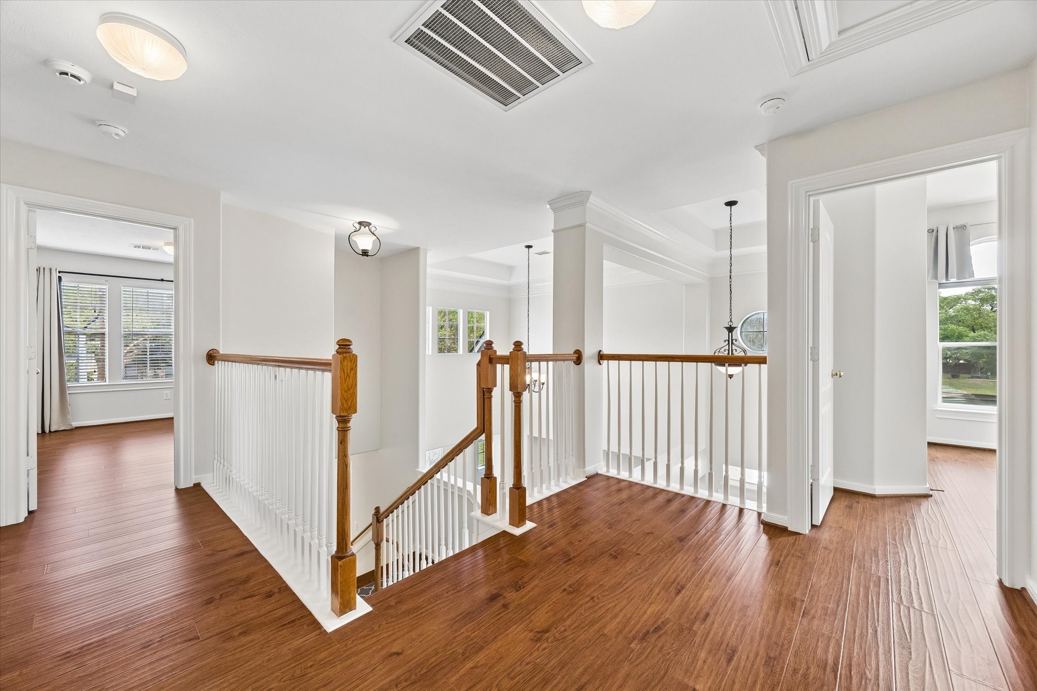  1502 Lakeside Enclave Drive - 物件實景