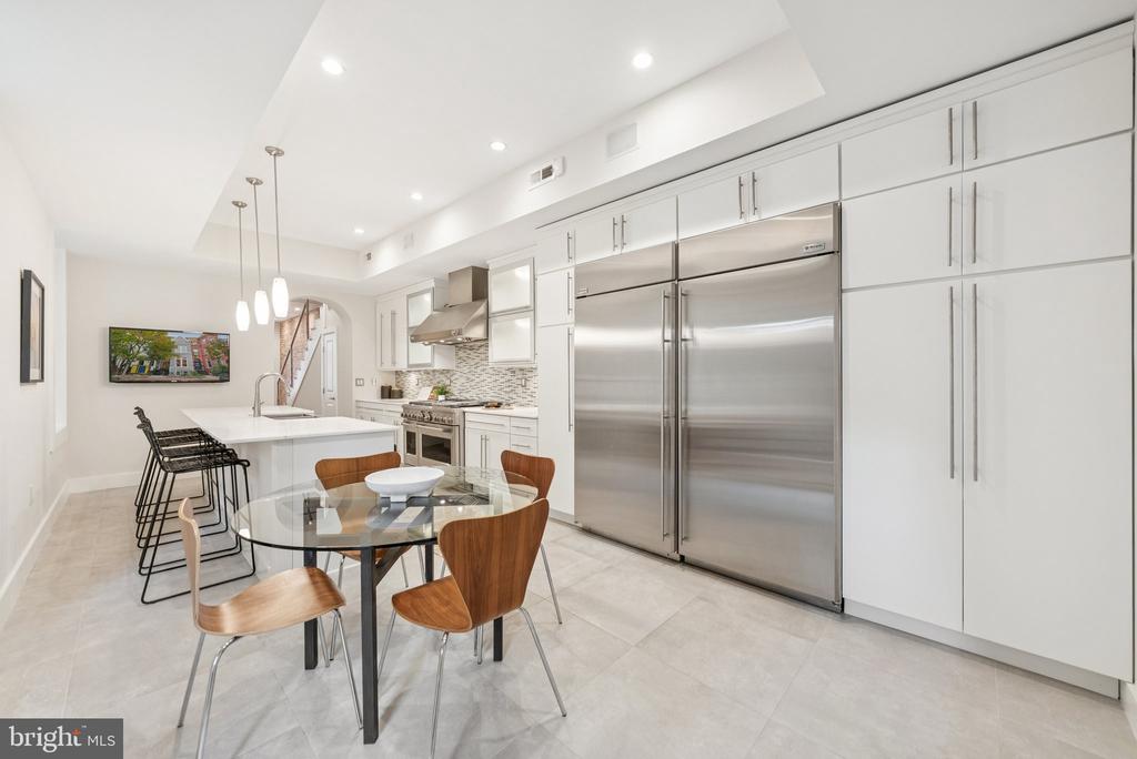 Washington, District of Columbia, 20001, United States, 6 Bedrooms Bedrooms, ,6 BathroomsBathrooms,Residential,For Sale,1983569