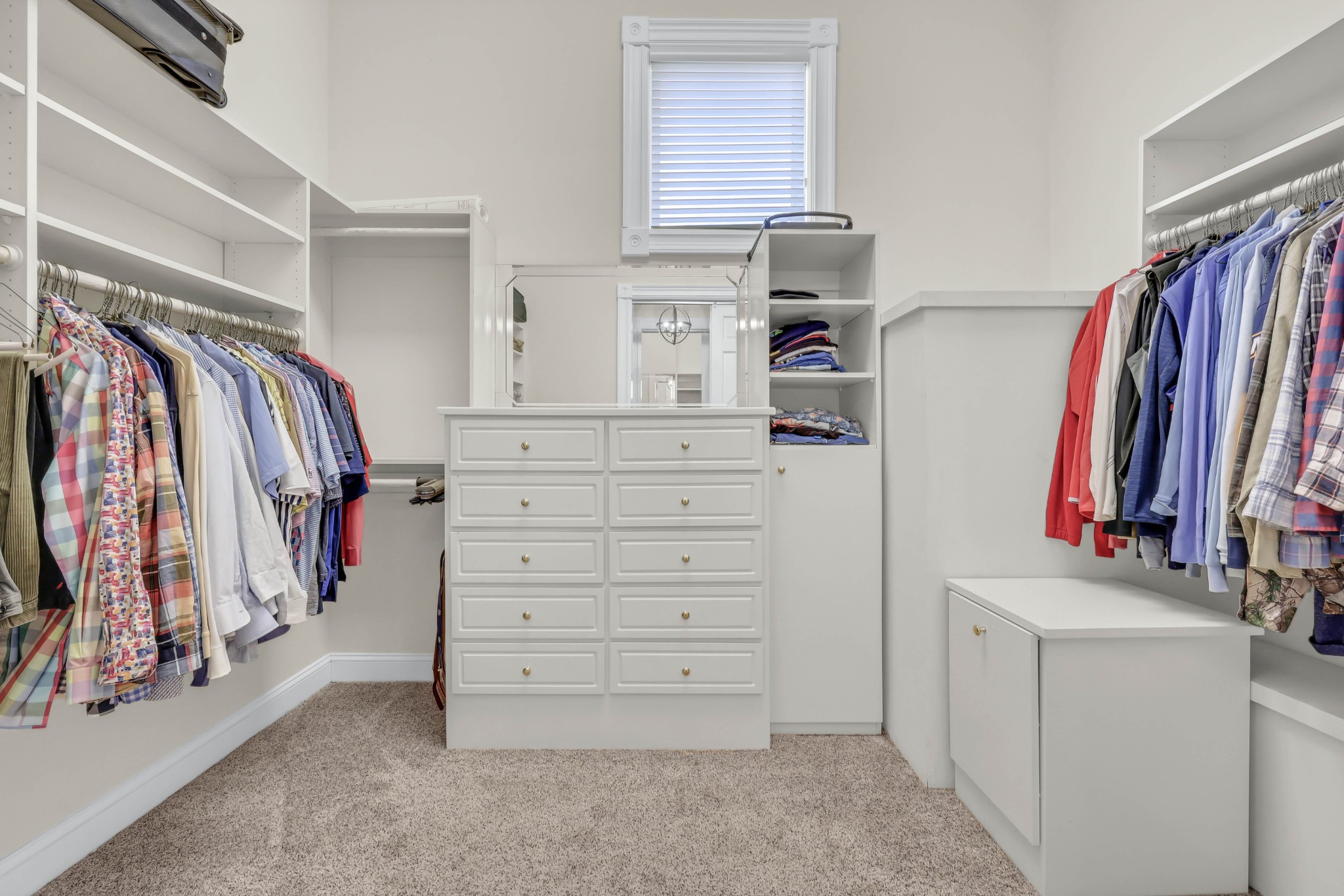 Clarksville, Tennessee, 37043, United States, 4 Bedrooms Bedrooms, ,4 BathroomsBathrooms,Residential,For Sale,1980790