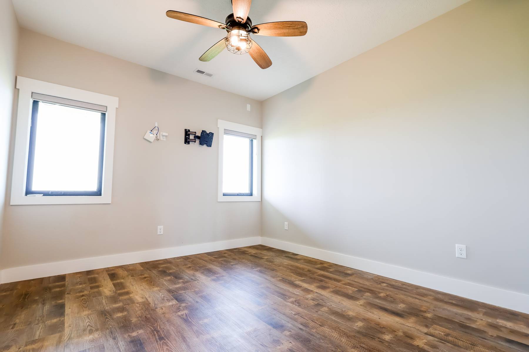Avon, South Dakota, 57315, United States, 3 Bedrooms Bedrooms, ,3 BathroomsBathrooms,Residential,For Sale,1943901