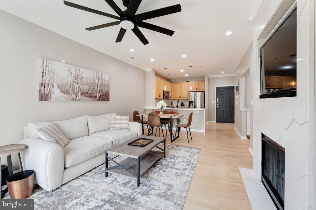Reston, Virginia, 20190, United States, 2 Bedrooms Bedrooms, ,2 BathroomsBathrooms,Residential,For Sale,1904238