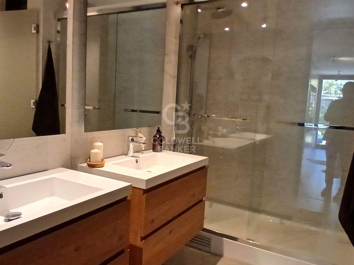 Las Condes, Chile, 4 Bedrooms Bedrooms, ,4 BathroomsBathrooms,Residential,For Sale,1950255