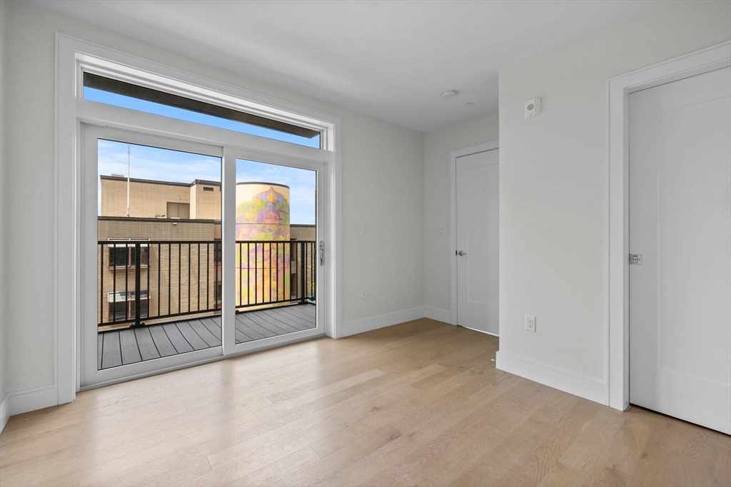 Boston, Massachusetts, 02128, United States, 2 Bedrooms Bedrooms, ,2 BathroomsBathrooms,Residential,For Sale,1929119