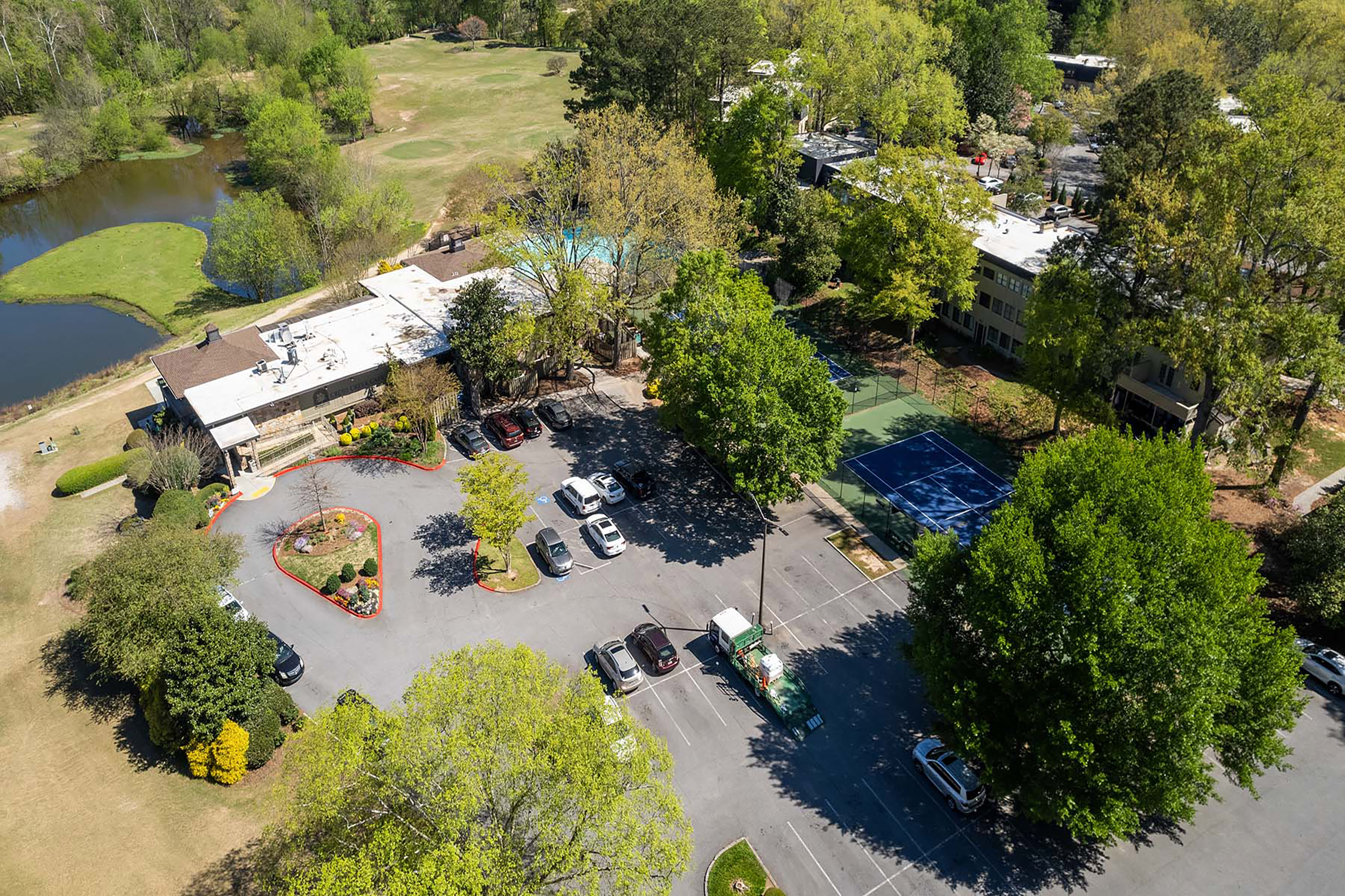  Spacious Three Bedroom, Two Bathroom Condo Offers Resort-style Living - 物件實景