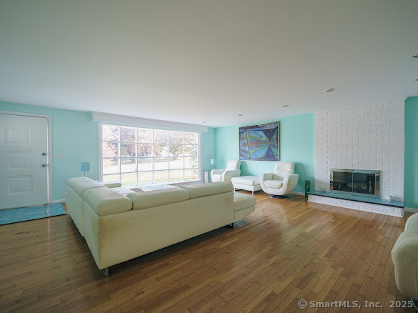 Orange, Connecticut, 06477, United States, 2 Bedrooms Bedrooms, ,2 BathroomsBathrooms,Residential,For Sale,1867599