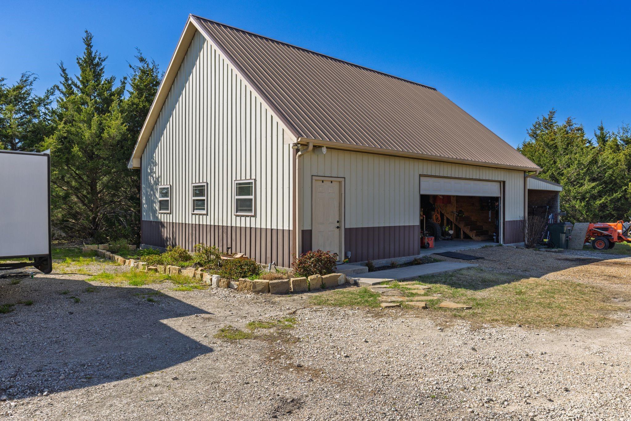 Caddo Mills, Texas, 75135, United States, 4 Bedrooms Bedrooms, ,5 BathroomsBathrooms,Residential,For Sale,1984290
