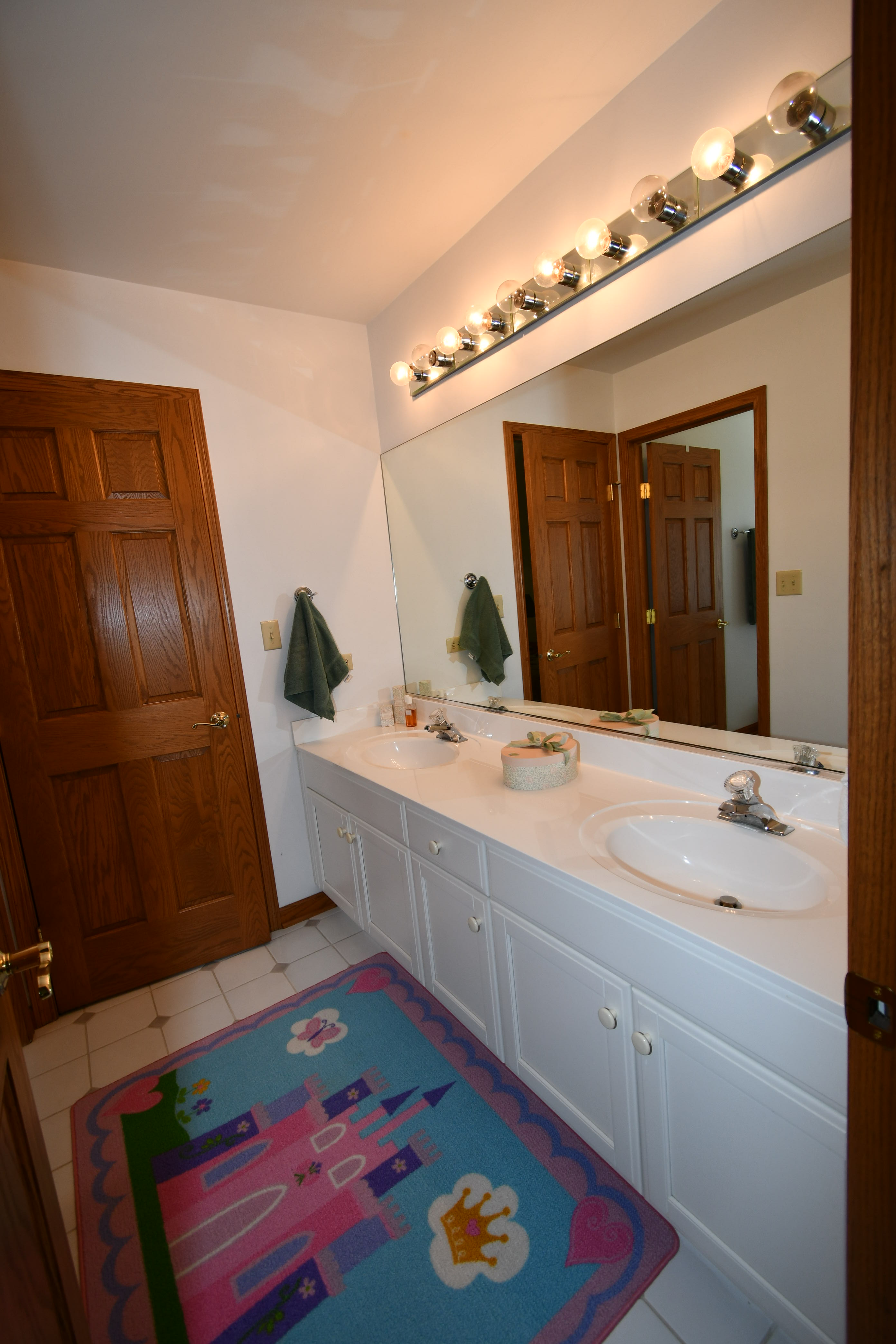 Hawthorn Woods, Illinois, 60047, United States, 4 Bedrooms Bedrooms, ,4 BathroomsBathrooms,Residential,For Sale,1895199
