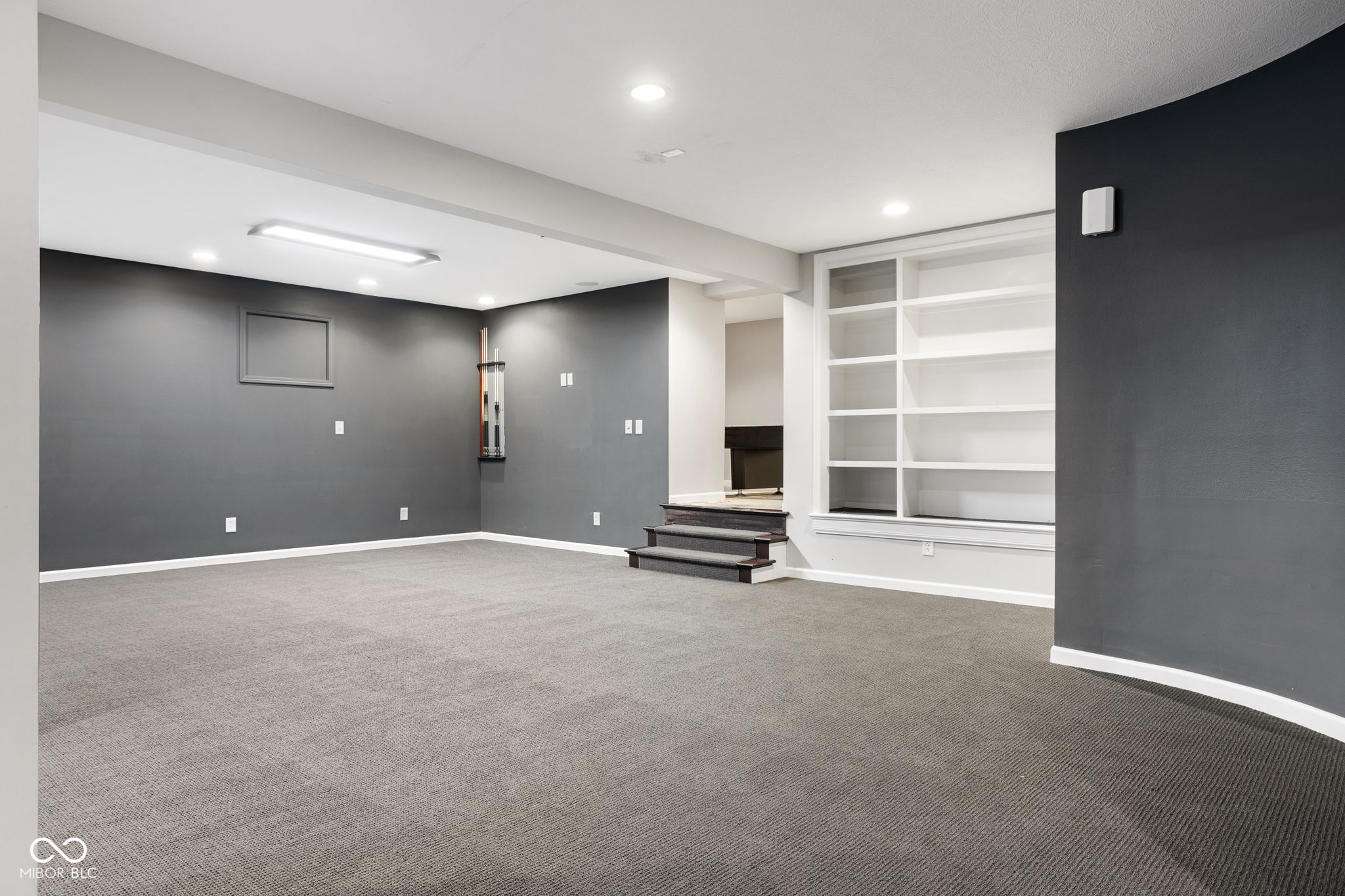 Indianapolis, Indiana, 46226, United States, 6 Bedrooms Bedrooms, ,7 BathroomsBathrooms,Residential,For Sale,1998001