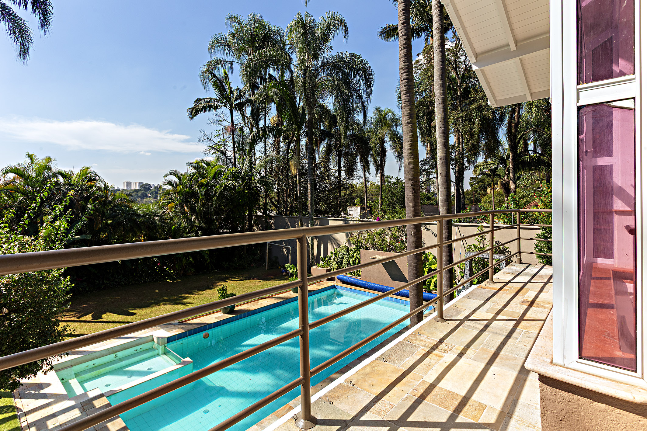  Family Residence with Garden and Pool near Parque do Cordeiro - 物件實景
