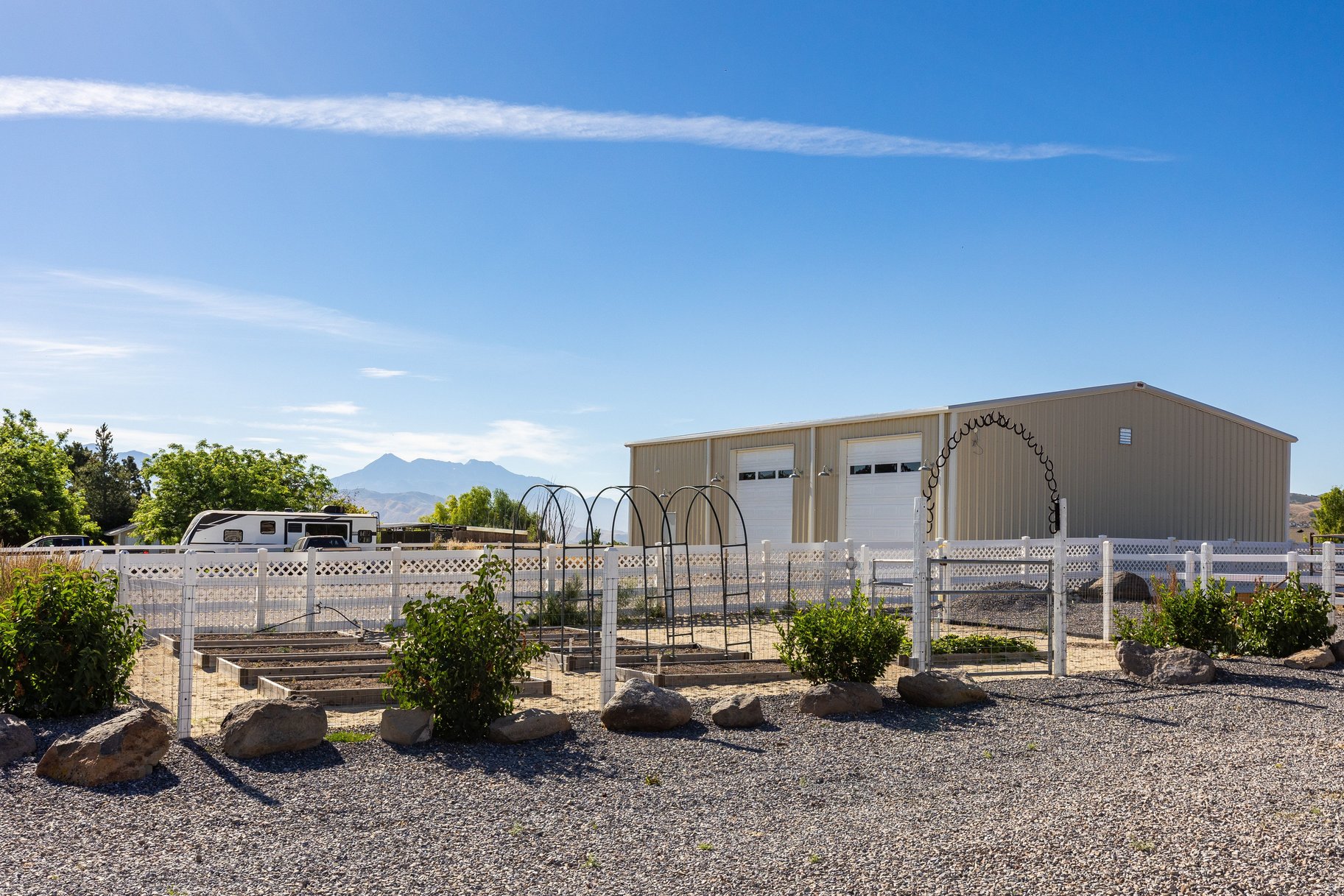  Fully Equipped Horse Property with Trail Access & Neighborhood Arena - 物件實景