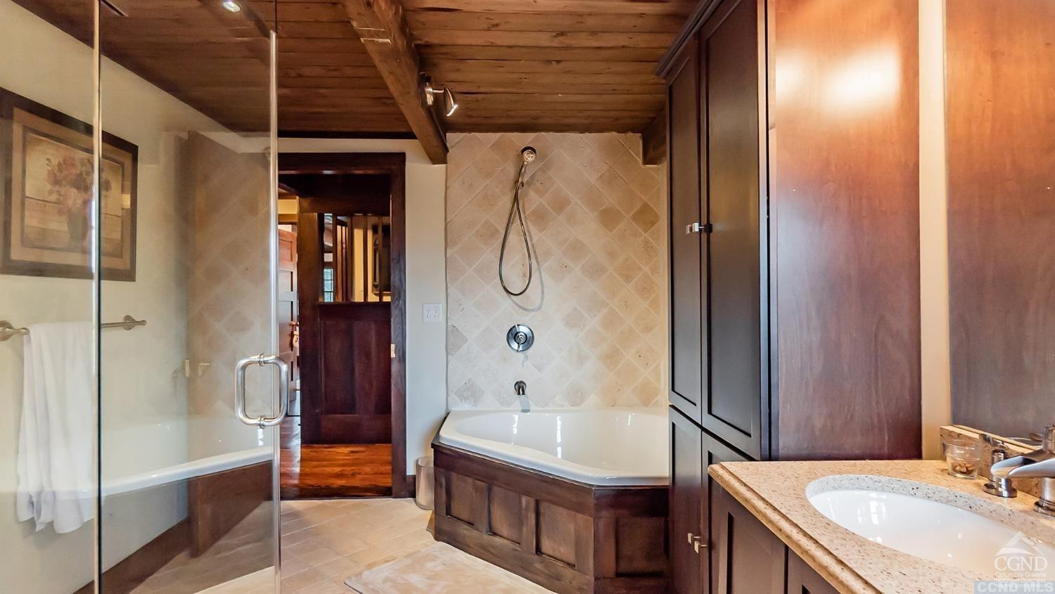 Tannersville, New York, 12485, United States, 6 Bedrooms Bedrooms, ,5 BathroomsBathrooms,Residential,For Sale,1947119