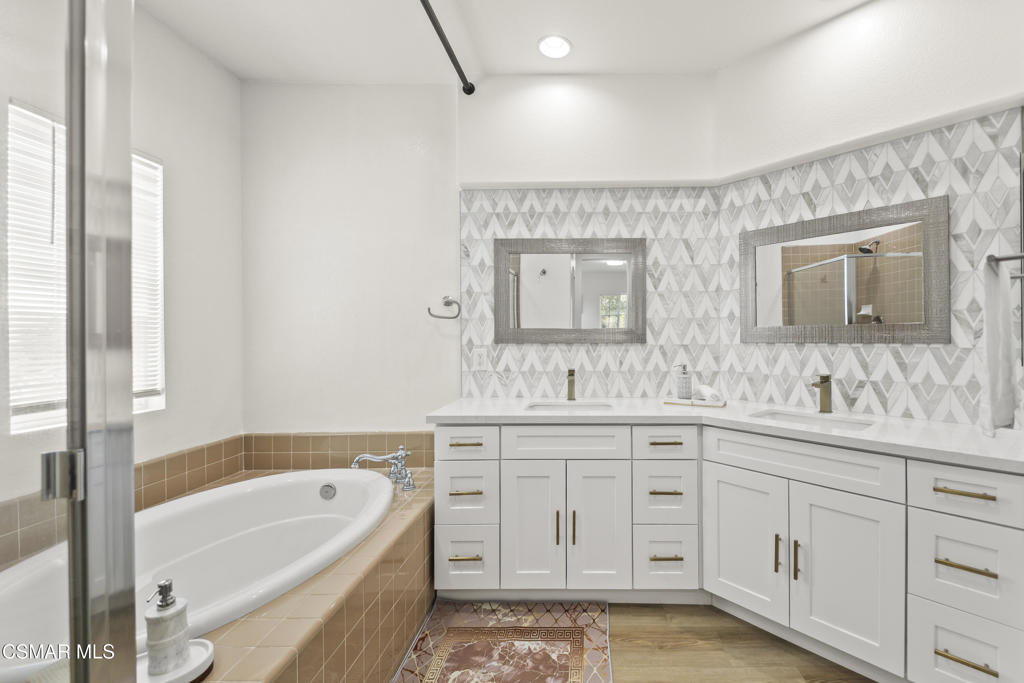 Newbury Park, California, 91320, United States, 3 Bedrooms Bedrooms, ,3 BathroomsBathrooms,Residential,For Sale,1923498