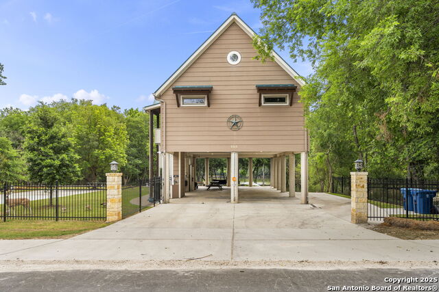 Kerrville, Texas, 78028, United States, 3 Bedrooms Bedrooms, ,3 BathroomsBathrooms,Residential,For Sale,1685103