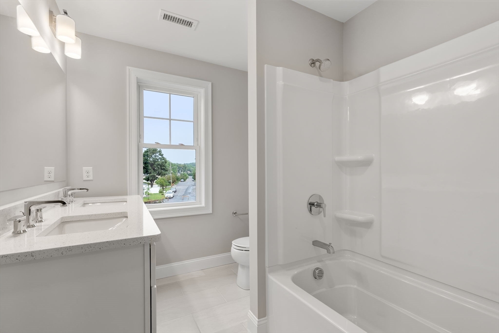 Worcester, Massachusetts, 01606, United States, 3 Bedrooms Bedrooms, ,3 BathroomsBathrooms,Residential,For Sale,1993213