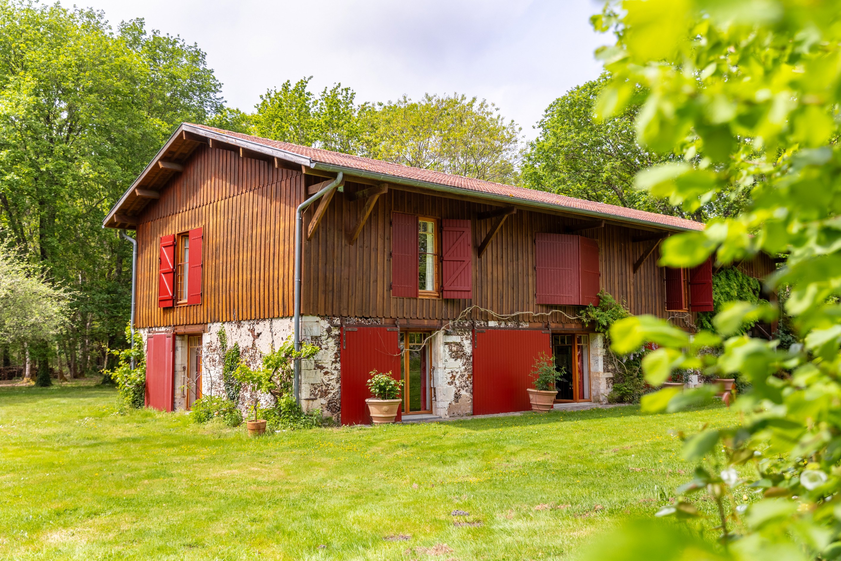  ARÈS – FOREST ESTATE WITH SWIMMING POOL SET ON 7 HECTARES - 物件實景