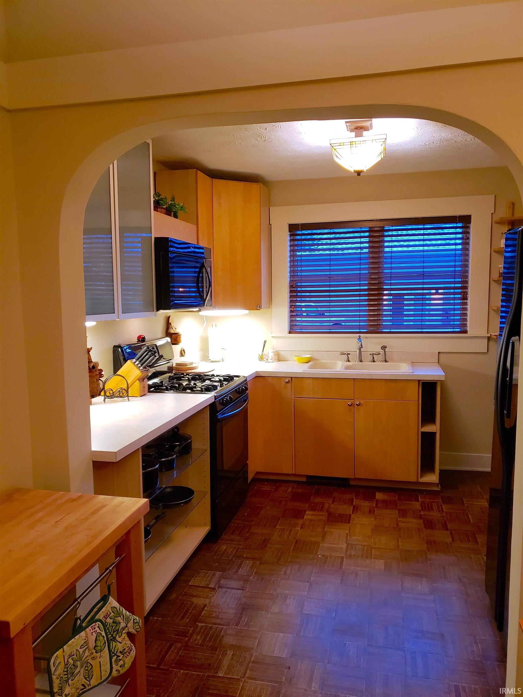 Bloomington, Indiana, 47408, United States, 2 Bedrooms Bedrooms, ,5 BathroomsBathrooms,Residential,For Sale,2009264