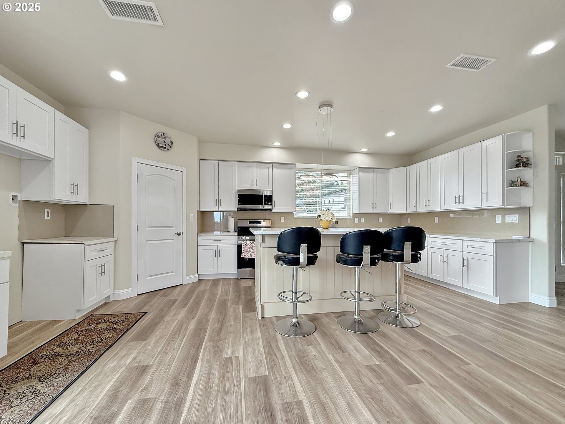 Brookings, Oregon, 97415, United States, 3 Bedrooms Bedrooms, ,3 BathroomsBathrooms,Residential,For Sale,1974762