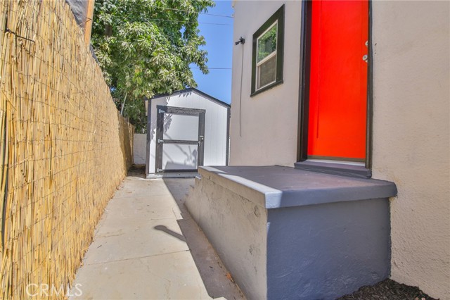 Los Angeles, California, 90001, United States, 4 Bedrooms Bedrooms, ,Residential,For Sale,1928071