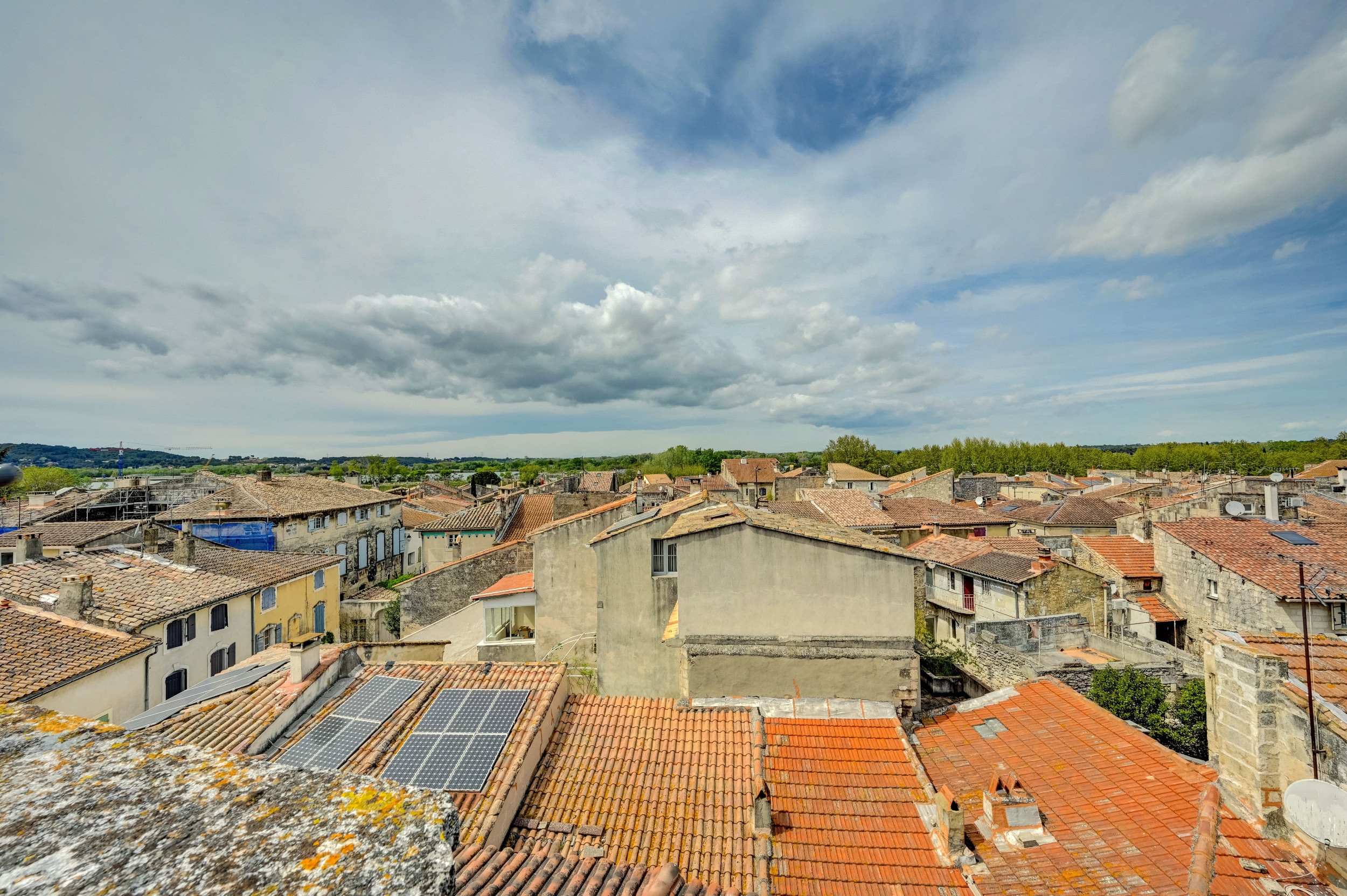  Located near Avignon, Arles and Saint Rémy de Provence, magnificent 15th centur… - 物件實景