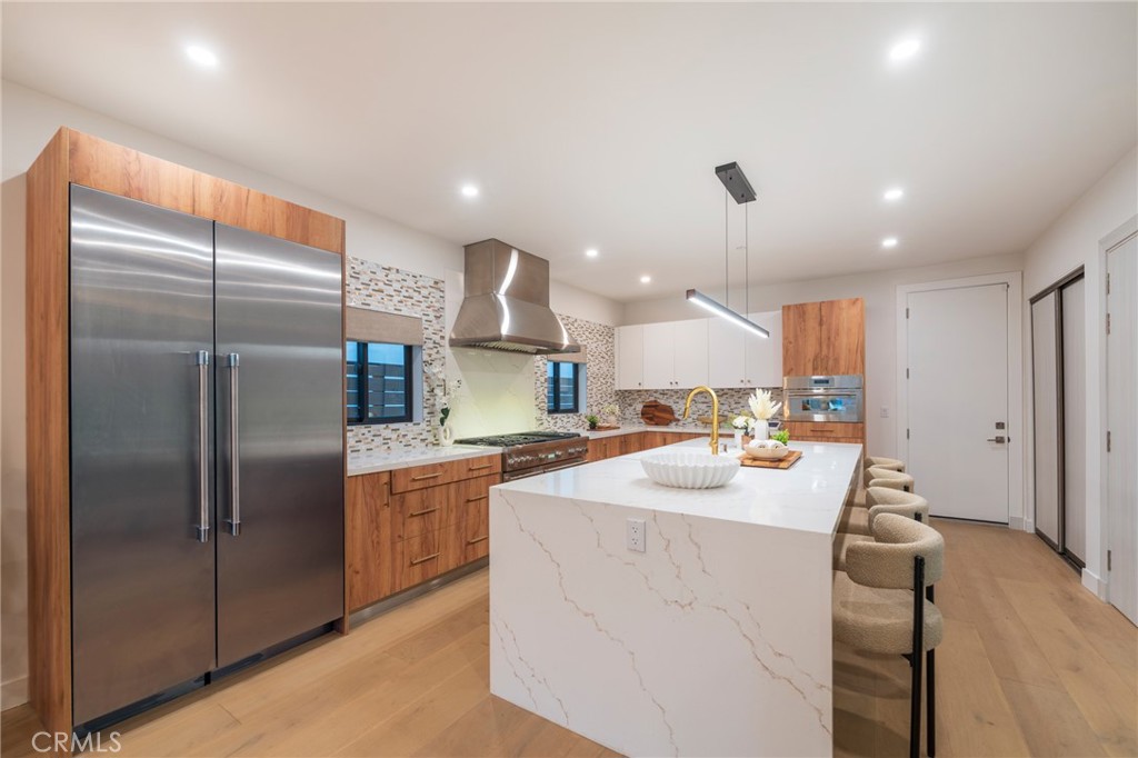 Huntington Beach, California, 92648, United States, 3 Bedrooms Bedrooms, ,5 BathroomsBathrooms,Residential,For Sale,2003455