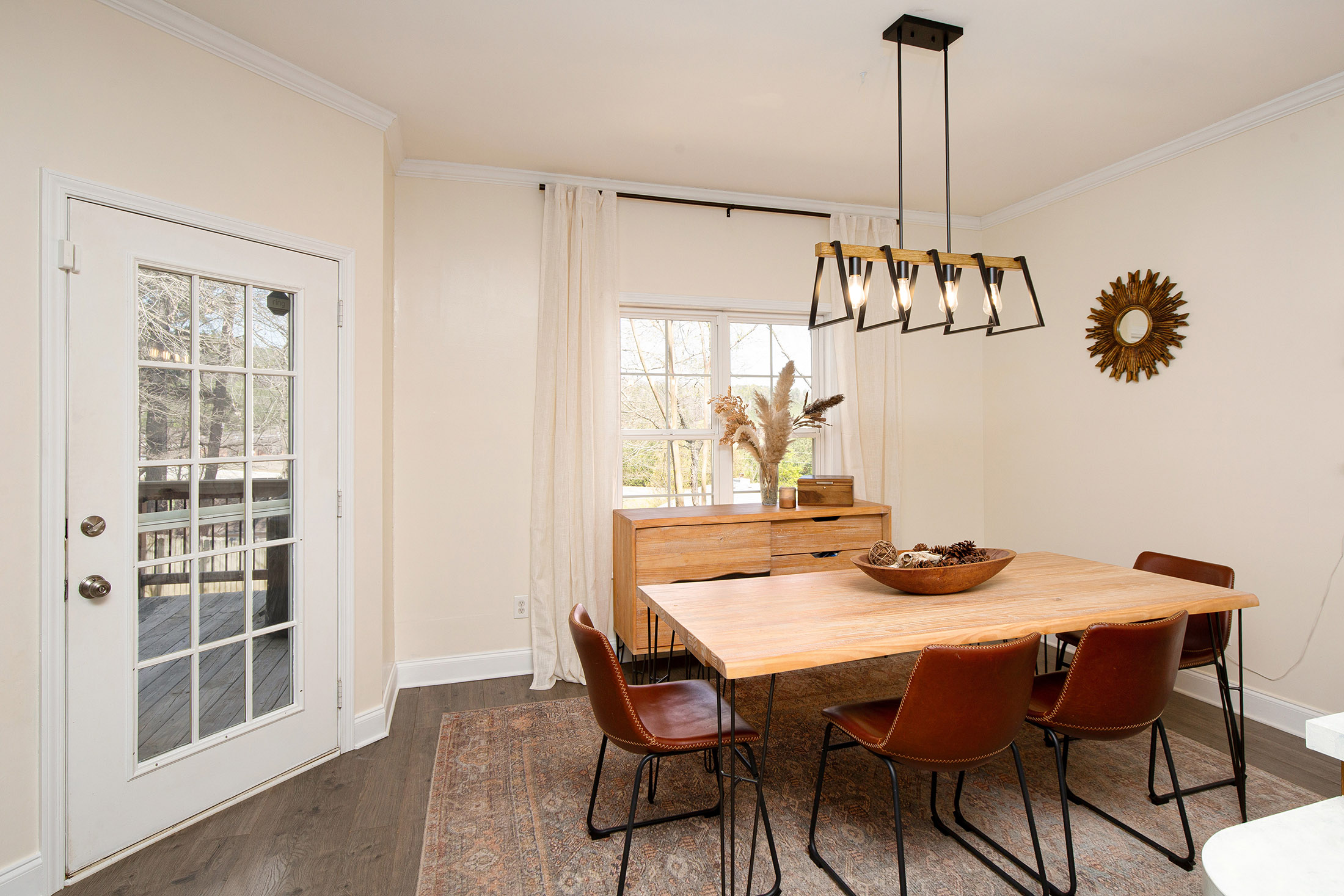  Home Offers Comfort, Style, and Accessibility—An Opportunity Not to be Missed - 物件實景